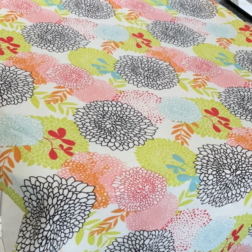 Cynthia Rowley tablecloth. 60 X 120”